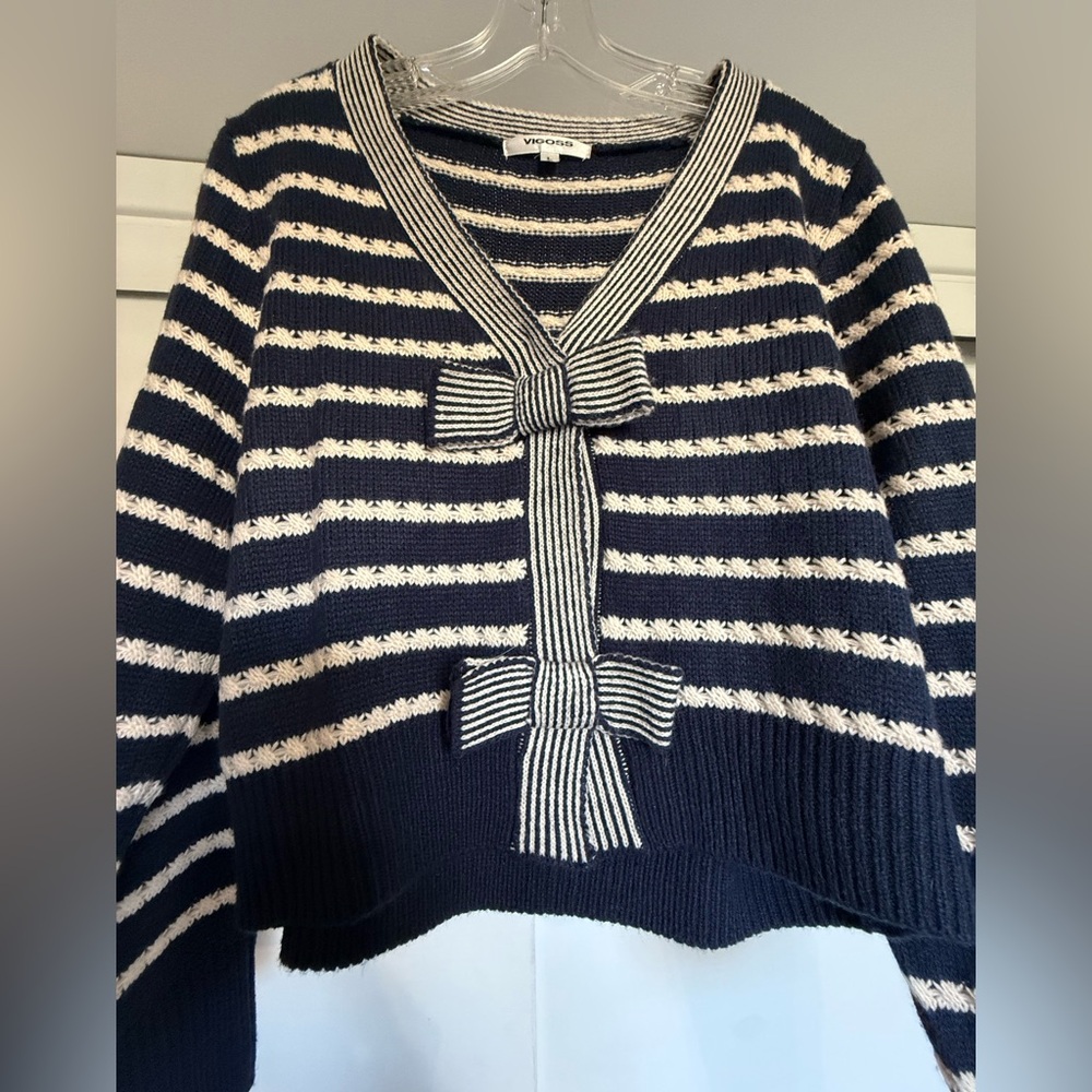 Vigoss Women's Navy and Cream Striped Cardigan. Size Large. NWOT